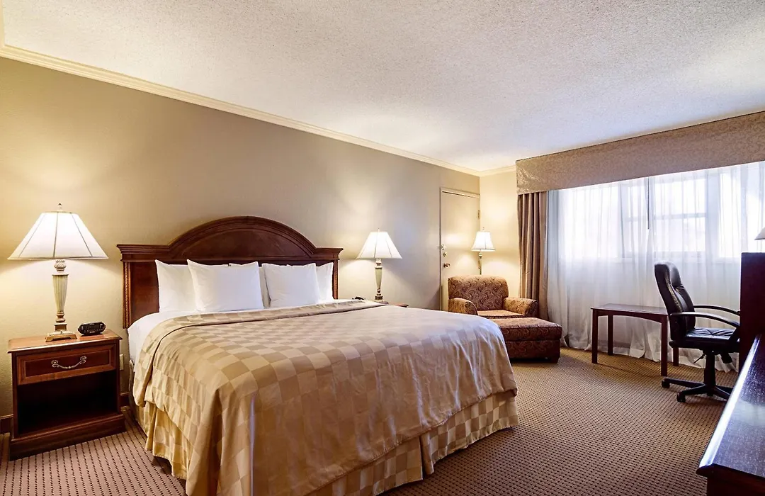 Clarion Inn Garden City-1
