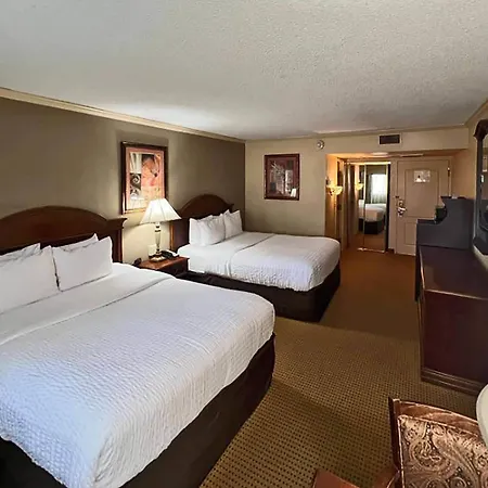 Clarion Inn Garden City-2